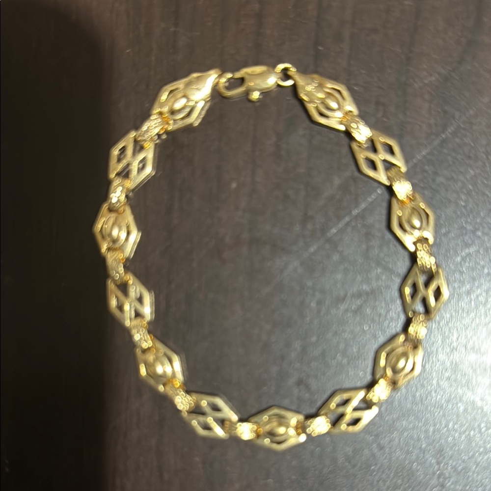 Intricate Brand new Elegant Gold Plated Bracelet